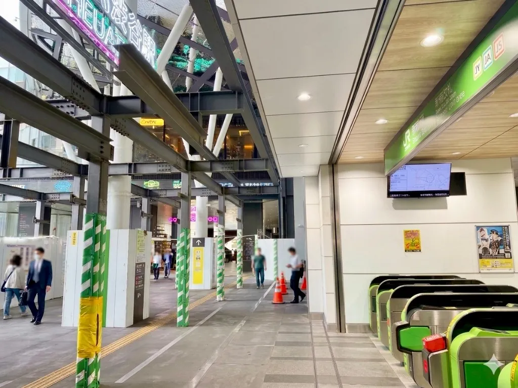 駅出口